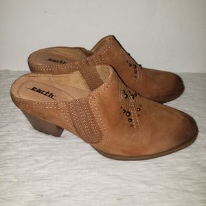 EARTH Shoes Sz 8 Mendon Nubuck Leather Brown Heeled Mules Clogs Women's Shoes